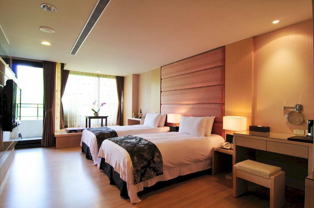 Tai-Yi Red Maple Resort Puli Bagian luar foto