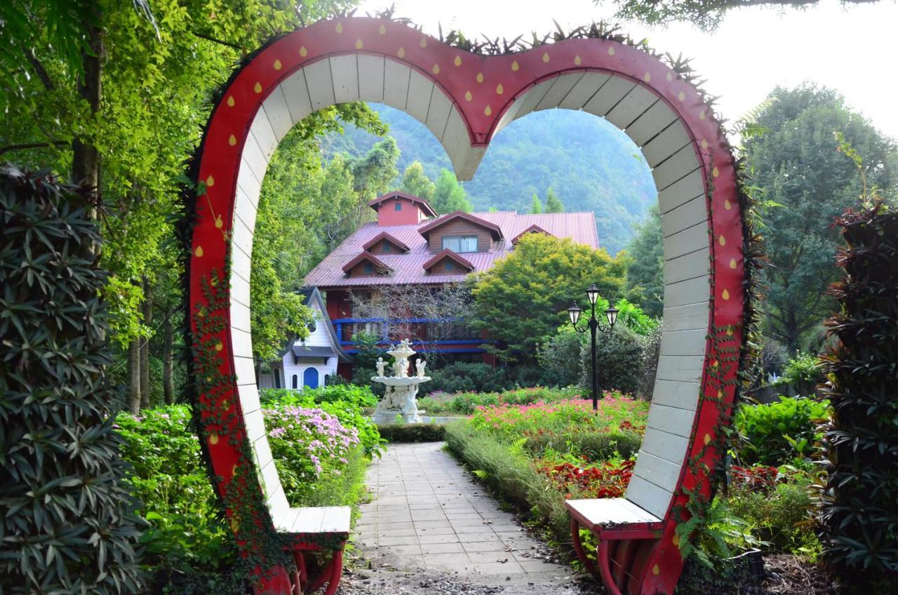 Tai-Yi Red Maple Resort Puli Bagian luar foto
